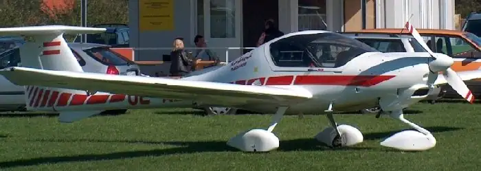 Diamond Katana DA 20 OE-AES am Flugplatz Völtendorf