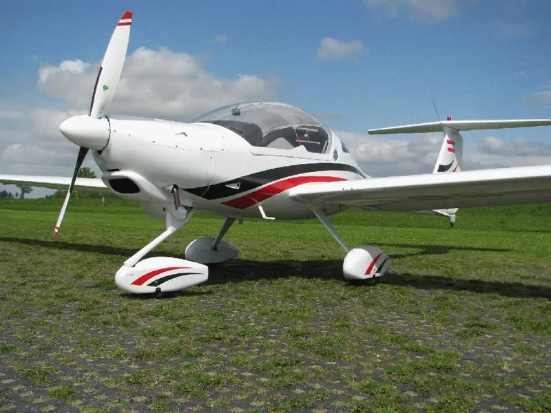 Diamond Super Dimona OE-9515, Reisemotorsegler des Fliegerclubs